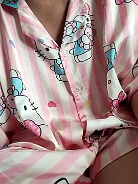 Snapshot of Sexyladzy chatting on 09-18-25, 01:40 Sexyladzy online show from 09-18-25, 01:40