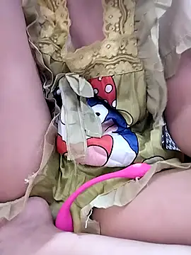 Snapshot of Sexyladzy chatting on 09-24-25, 09:18 Sexyladzy online show from 09-24-25, 09:18