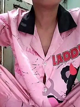 Snapshot of Sexyladzy chatting on 10-14-25, 03:51 Sexyladzy online show from 10-14-25, 03:51