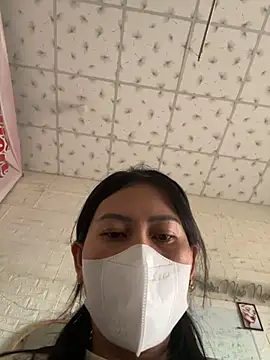 Snapshot of Sexyladzy chatting on 10-17-25, 04:15 Sexyladzy online show from 10-17-25, 04:15