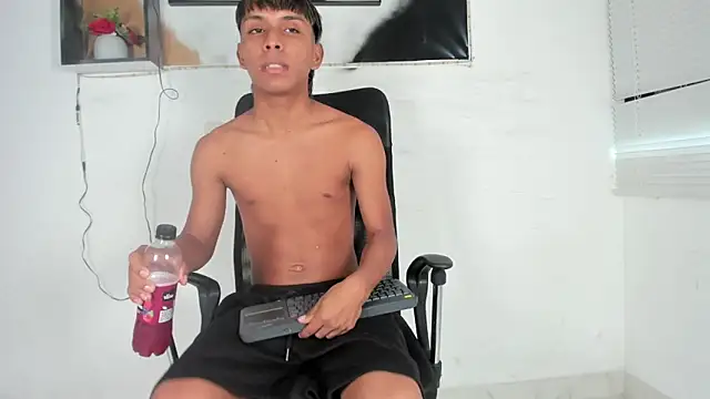 tyler twink boy online show from 10-14-25, 01:01