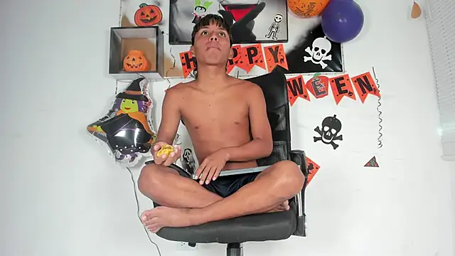 tyler twink boy online show from 10-24-25, 12:56