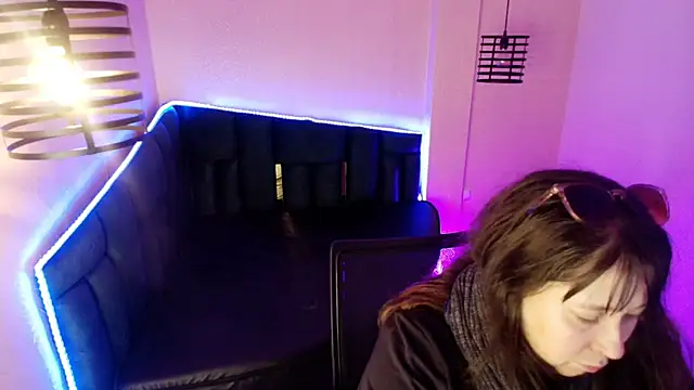  Emily rosee  online show from 12-02-25, 11:26