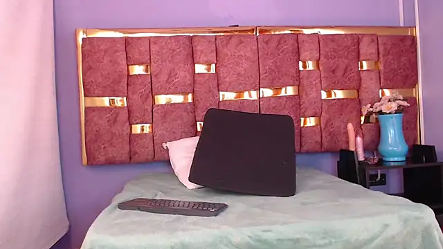 Snapshot of shantall_05 chatting on 09-11-25, 03:17 shantall 05 online show from 09-11-25, 03:17