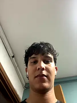 Leo Savage  online show from 10-08-25, 03:04