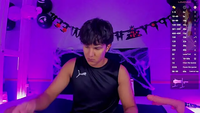 Leo Savage  online show from 10-22-25, 03:40