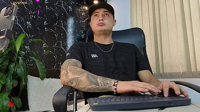 Alexander ferre online show from 02-13-26, 01:40