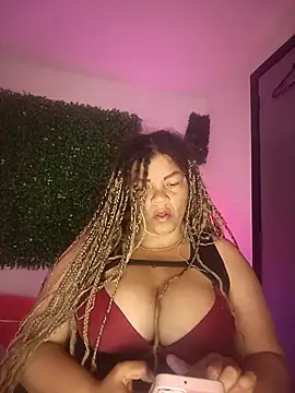 Snapshot of Eva_Luxei chatting on 10-11-25, 07:18 Eva Luxei online show from 10-11-25, 07:18