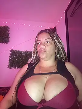 Eva Luxei online show from 12-15-25, 08:18