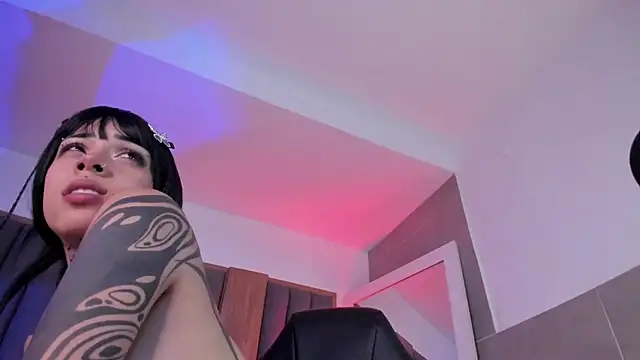 misstomie  online show from 03-12-26, 10:38