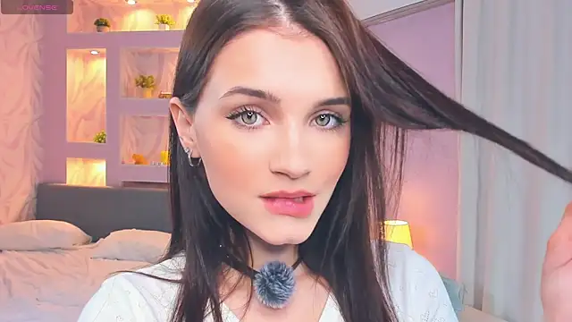 Snapshot of TeriRipka chatting on 11-18-25, 07:07 TeriRipka online show from 11-18-25, 07:07