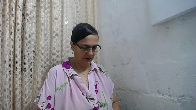 gabbyparker  online show from 12-05-25, 09:29