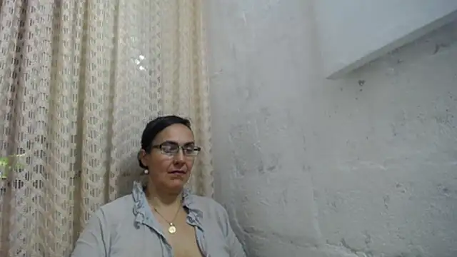 gabbyparker  online show from 12-18-25, 10:27