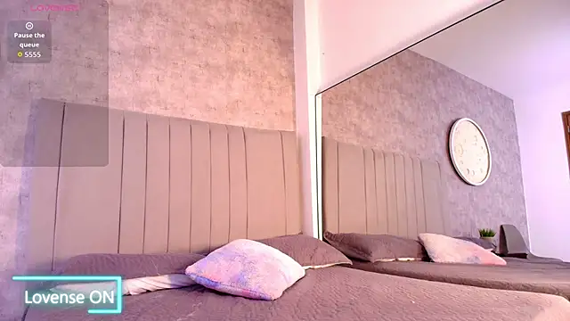 Snapshot of karla-ruiz chatting on 09-28-25, 01:00 karla-ruiz online show from 09-28-25, 01:00