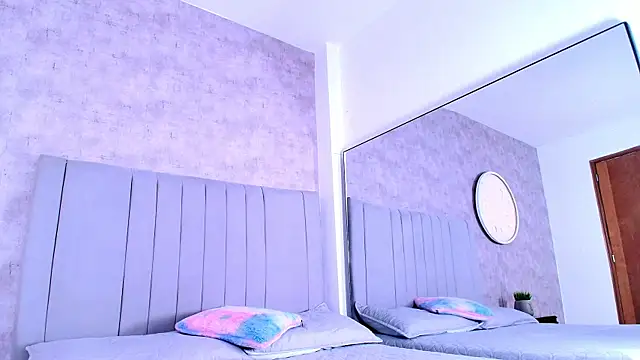 Snapshot of karla-ruiz chatting on 10-13-25, 07:03 karla-ruiz online show from 10-13-25, 07:03