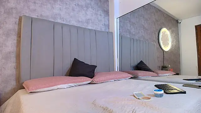 karla-ruiz online show from 04-07-26, 07:47