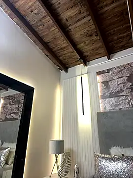 HannahCollyns online show from 01-13-26, 01:49