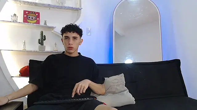 THREE GUYS HOT online show from 10-31-25, 07:15