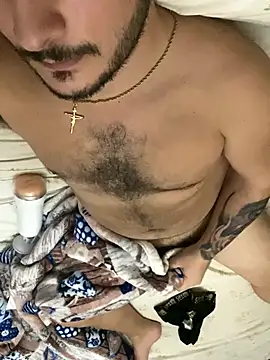 Snapshot of HOTDAN92 chatting on 11-01-25, 02:35 HOTDAN92 online show from 11-01-25, 02:35