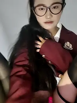 Snapshot of CCAV217 chatting on 12-15-25, 04:22 CCAV217 online show from 12-15-25, 04:22