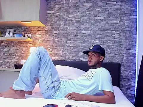 Snapshot of Theimperialboys_ chatting on 09-11-25, 02:55 Theimperialboys online show from 09-11-25, 02:55