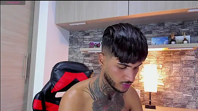 Snapshot of Theimperialboys_ chatting on 09-28-25, 02:06 Theimperialboys online show from 09-28-25, 02:06