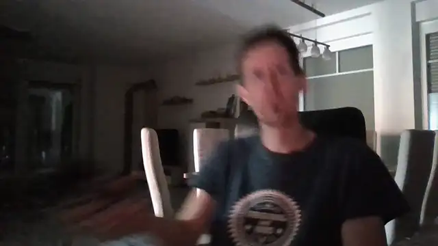 Snapshot of Trockenbau chatting on 09-19-25, 01:01 Trockenbau online show from 09-19-25, 01:01