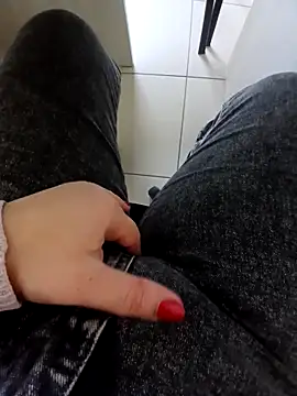 Snapshot of elisaelisa12 chatting on 11-08-25, 09:53 elisaelisa12 online show from 11-08-25, 09:53