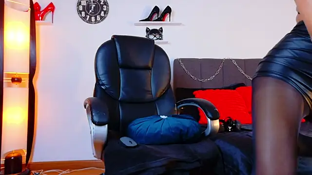 Snapshot of JadeClifford chatting on 11-20-25, 08:30 JadeClifford online show from 11-20-25, 08:30