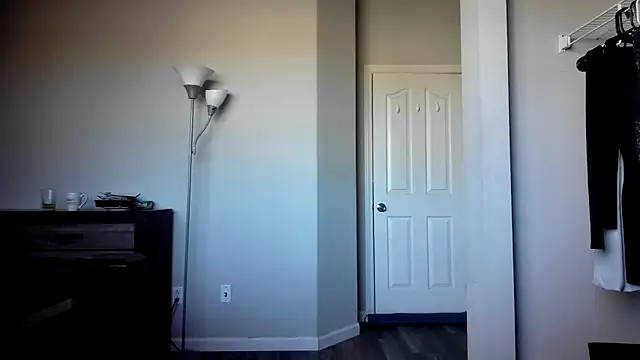 Snapshot of Marlowlovee chatting on 10-08-25, 05:10 Marlowlovee online show from 10-08-25, 05:10