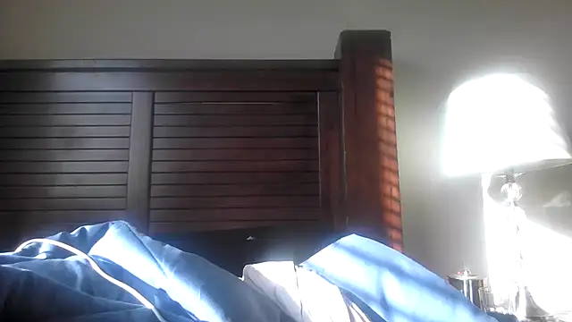 Snapshot of Marlowlovee chatting on 10-12-25, 11:15 Marlowlovee online show from 10-12-25, 11:15