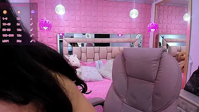 Snapshot of _laaura_ chatting on 11-06-25, 06:20 laaura online show from 11-06-25, 06:20