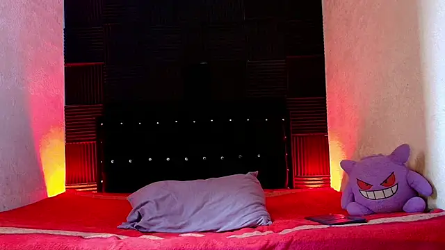 Snapshot of ZaneMaveric chatting on 08-03-26, 02:33 ZaneMaveric online show from 08-03-26, 02:33