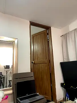 Snapshot of emma_hot2006 chatting on 09-27-25, 03:28 emma hot2006 online show from 09-27-25, 03:28