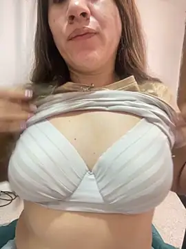 Snapshot of emma_hot2006 chatting on 10-01-25, 05:41 emma hot2006 online show from 10-01-25, 05:41