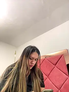 Snapshot of emma_hot2006 chatting on 11-07-25, 06:30 emma hot2006 online show from 11-07-25, 06:30