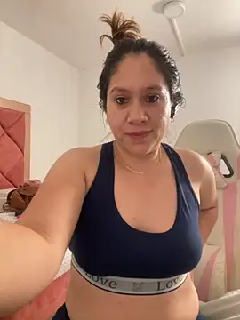 Snapshot of emma_hot2006 chatting on 11-24-25, 05:45 emma hot2006 online show from 11-24-25, 05:45