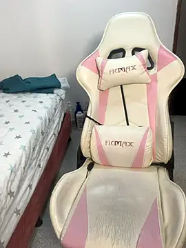 emma hot2006 online show from 01-07-26, 08:22