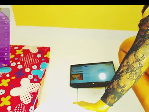 Snapshot of Sara_hot12112 chatting on 09-11-25, 11:54 Sara hot12112 online show from 09-11-25, 11:54