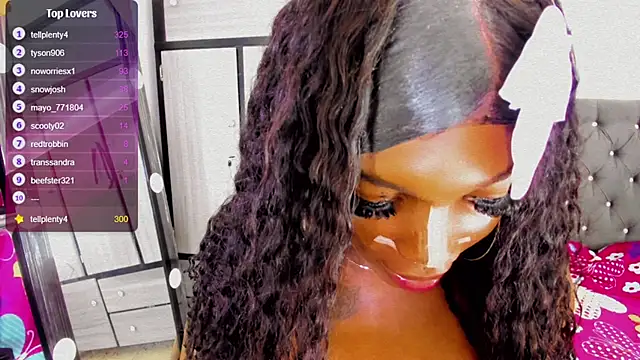 Snapshot of Sara_hot12112 chatting on 10-18-25, 03:09 Sara hot12112 online show from 10-18-25, 03:09