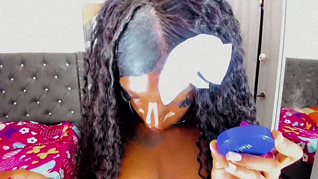 Snapshot of Sara_hot12112 chatting on 11-05-25, 10:04 Sara hot12112 online show from 11-05-25, 10:04