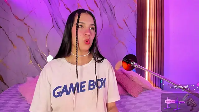 Emmiicute online show from 11-05-25, 08:42