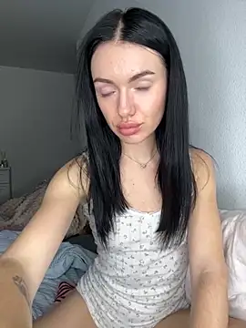 Snapshot of karrr__aaa chatting on 11-14-25, 09:35 karrr aaa online show from 11-14-25, 09:35