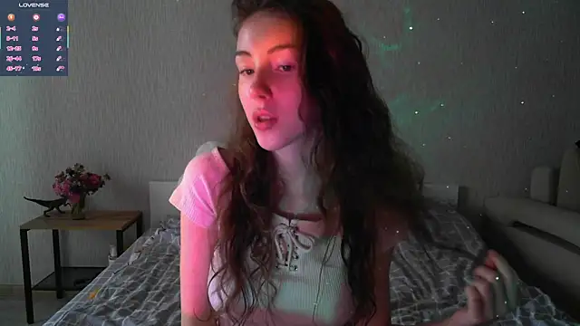 Snapshot of eskatmi chatting on 09-18-25, 01:40 eskatmi online show from 09-18-25, 01:40