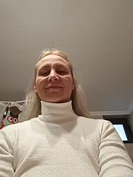 Snapshot of merlyn4 chatting on 11-27-25, 07:54 merlyn4 online show from 11-27-25, 07:54