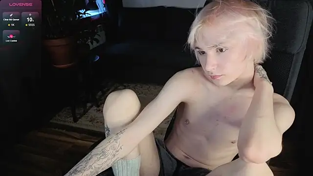 Snapshot of Your_avatar chatting on 02-03-26, 08:58 Your avatar online show from 02-03-26, 08:58