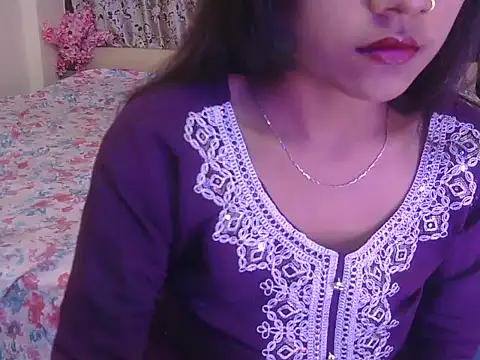 hoty-priya online show from 02-08-26, 04:38