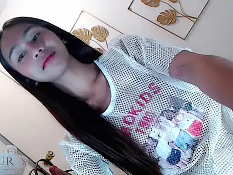 sweety kyrah18 online show from 10-04-25, 09:57