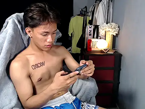 naughtyboyloy 0 online show from 01-06-26, 05:49