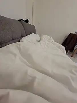 Snapshot of JIAA-WOO chatting on 12-21-25, 07:21 JIAA-WOO online show from 12-21-25, 07:21